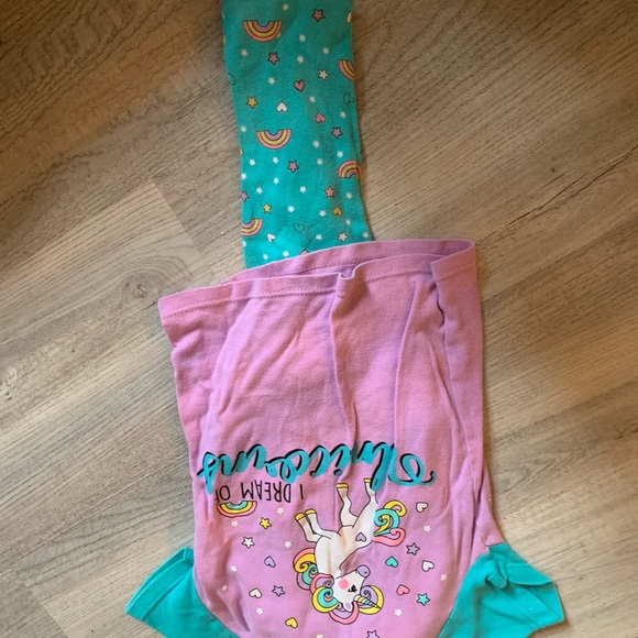 6 Pajama sets - Picture 5 of 6